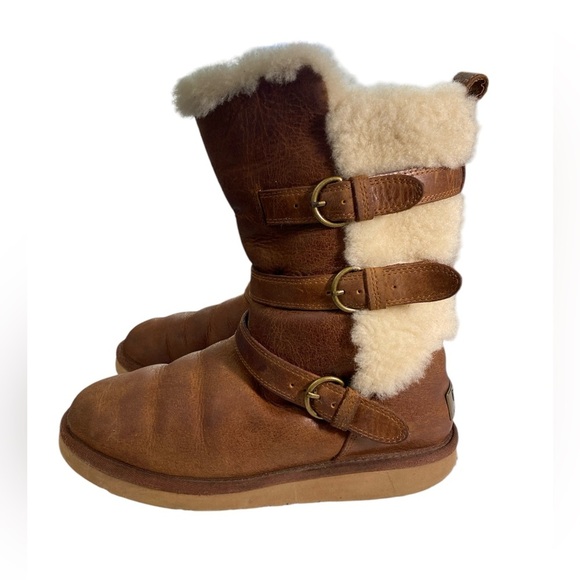 UGG Brown Ankle Boots with Cream Fur - Picture 3 of 12